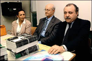 Il professor Carlo Serra (a sinistra) e il direttore di Regina Coeli, Mauro Mariani (a destra).